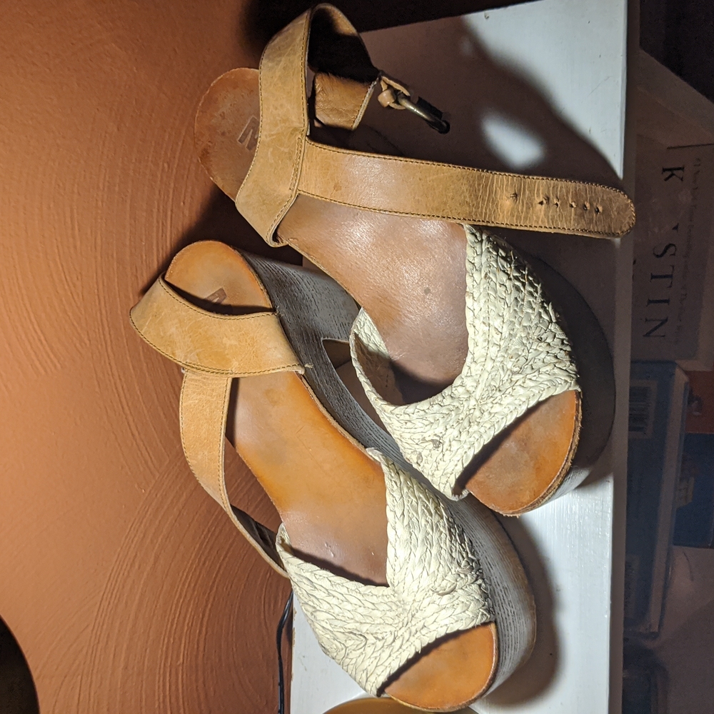 Mia wooden heel sandle